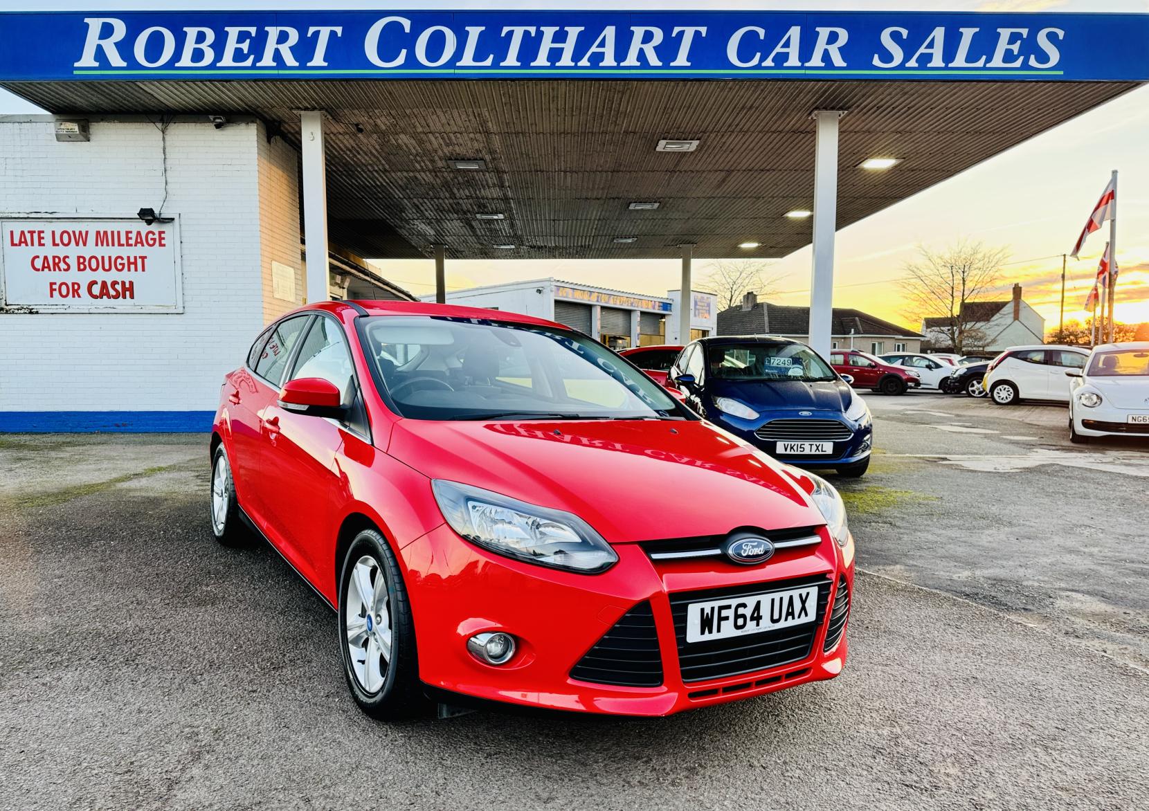 Ford Focus 1.6 Zetec Hatchback 5dr Petrol Powershift Euro 5 (125 ps)