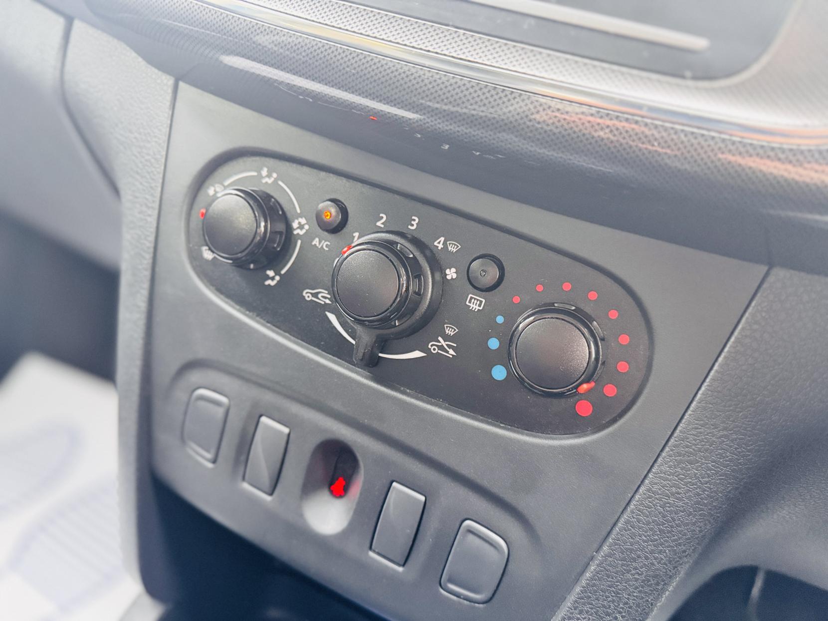 Dacia Sandero Stepway 0.9 TCe Essential Hatchback 5dr Petrol Manual Euro 6 (s/s) (90 ps)