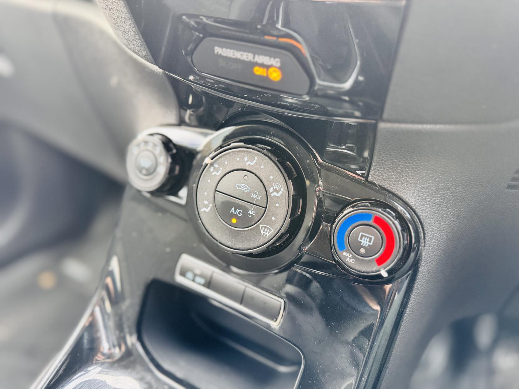 Ford Fiesta 1.0T EcoBoost Zetec Hatchback 5dr Petrol Manual Euro 6 (s/s) (100 ps)