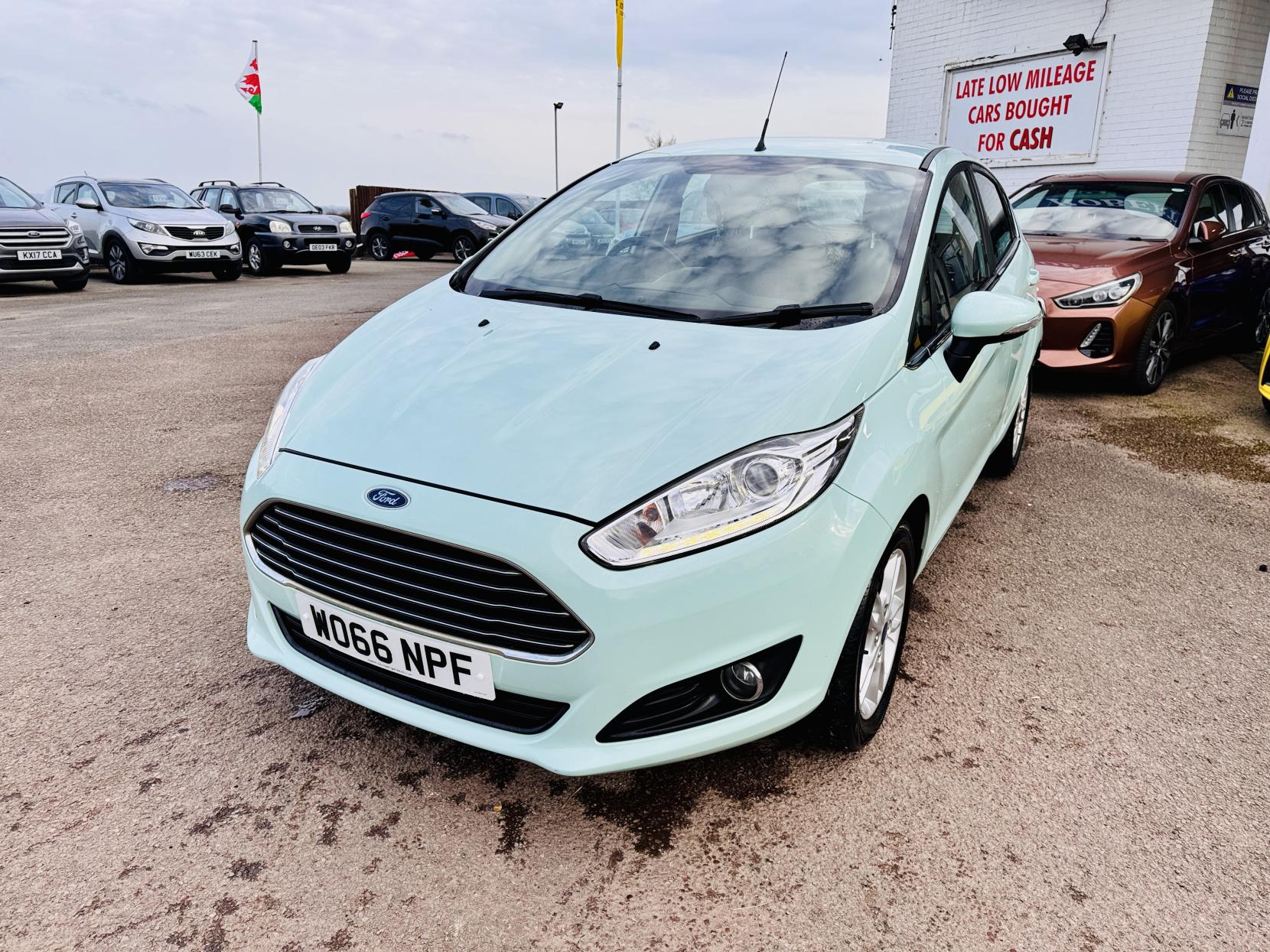 Ford Fiesta 1.0T EcoBoost Zetec Hatchback 5dr Petrol Manual Euro 6 (s/s) (100 ps)