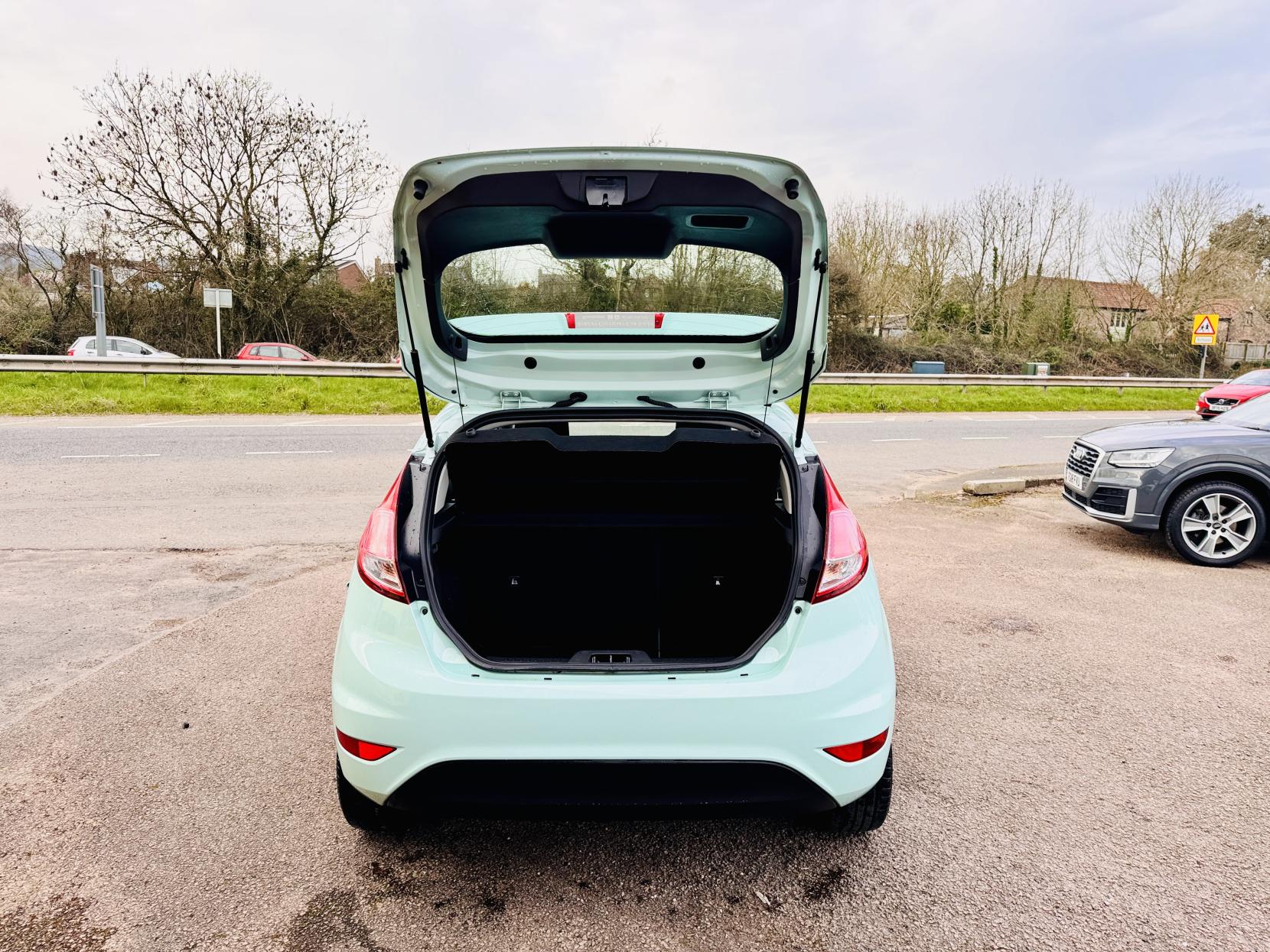 Ford Fiesta 1.0T EcoBoost Zetec Hatchback 5dr Petrol Manual Euro 6 (s/s) (100 ps)