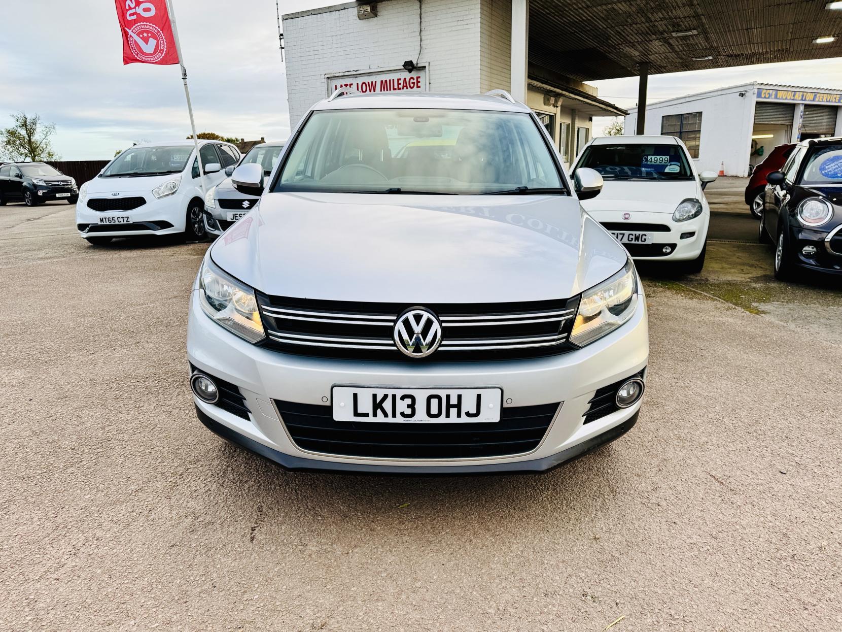 Volkswagen Tiguan 2.0 TDI BlueMotion Tech SE SUV 5dr Diesel DSG 4WD Euro 5 (s/s) (140 ps)