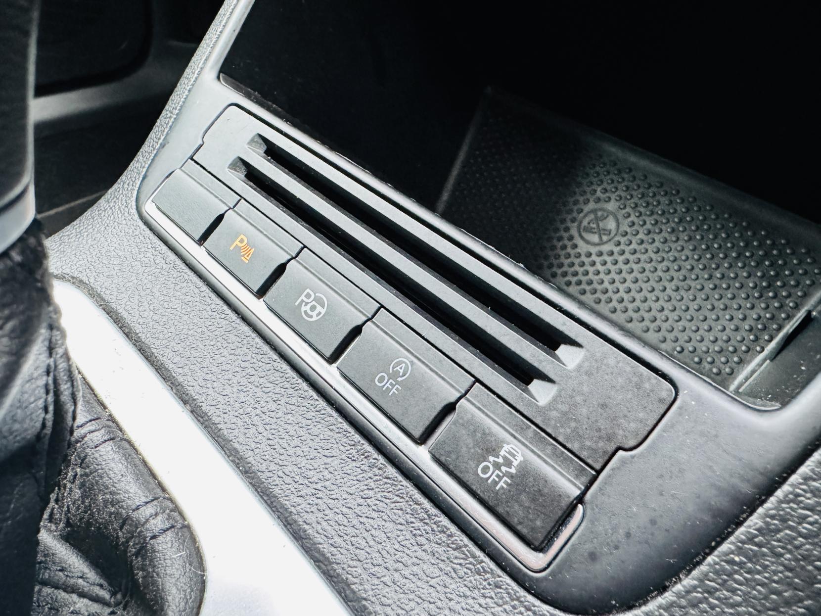 Volkswagen Tiguan 2.0 TDI BlueMotion Tech SE SUV 5dr Diesel DSG 4WD Euro 5 (s/s) (140 ps)