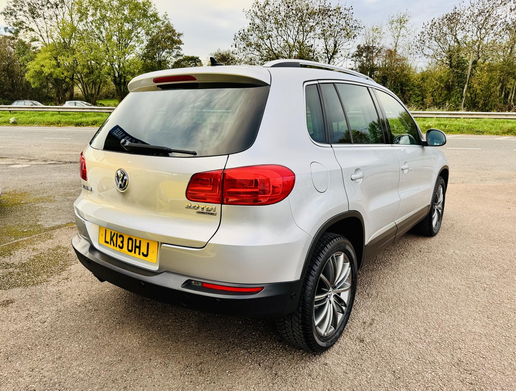 Volkswagen Tiguan 2.0 TDI BlueMotion Tech SE SUV 5dr Diesel DSG 4WD Euro 5 (s/s) (140 ps)