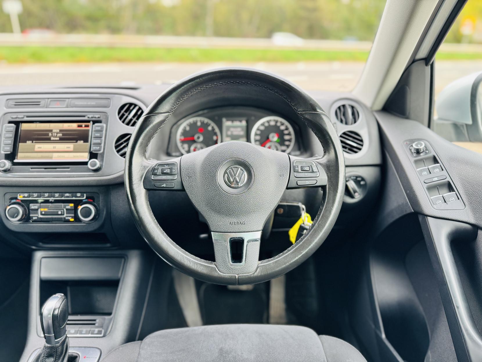 Volkswagen Tiguan 2.0 TDI BlueMotion Tech SE SUV 5dr Diesel DSG 4WD Euro 5 (s/s) (140 ps)