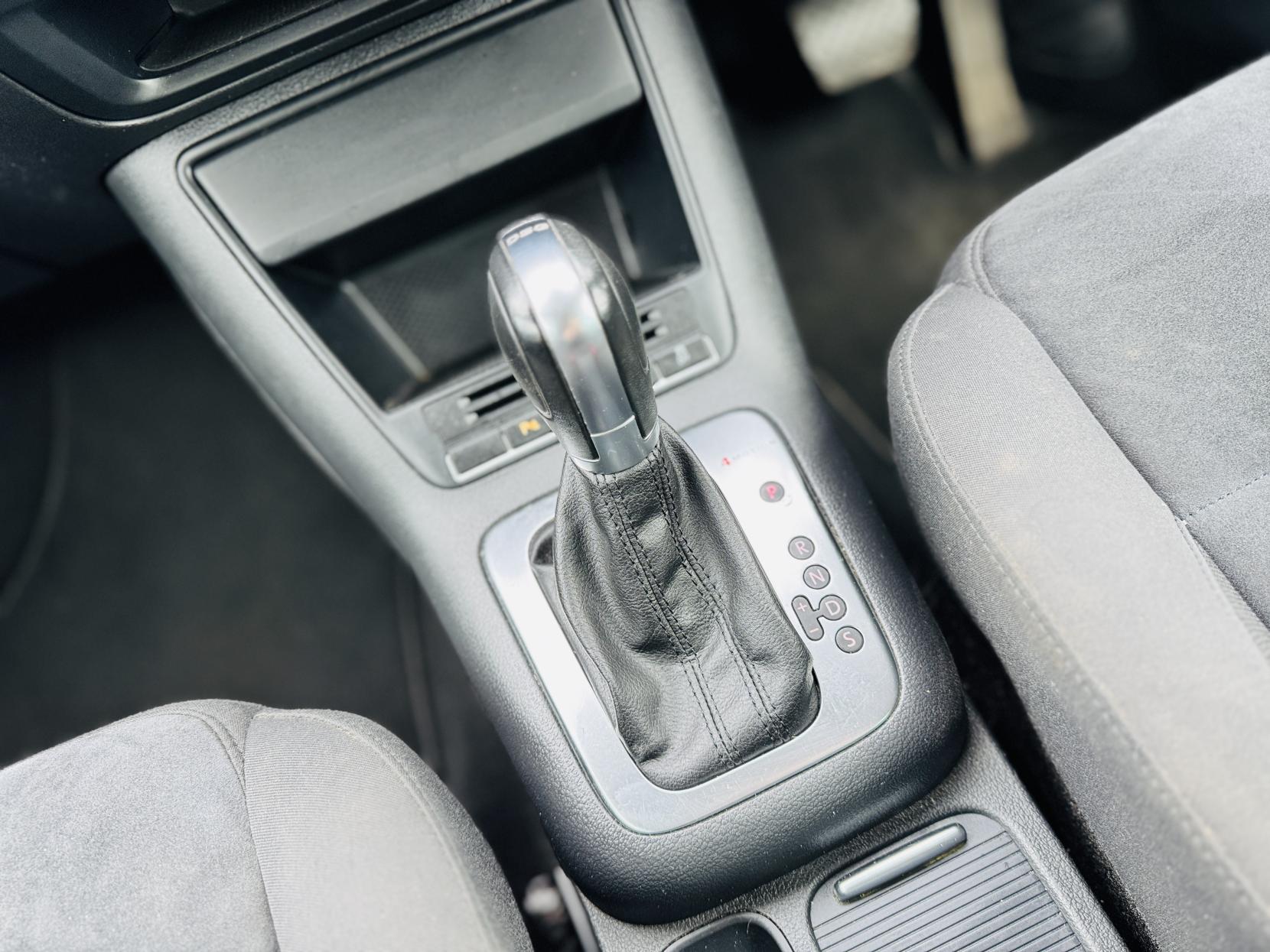 Volkswagen Tiguan 2.0 TDI BlueMotion Tech SE SUV 5dr Diesel DSG 4WD Euro 5 (s/s) (140 ps)