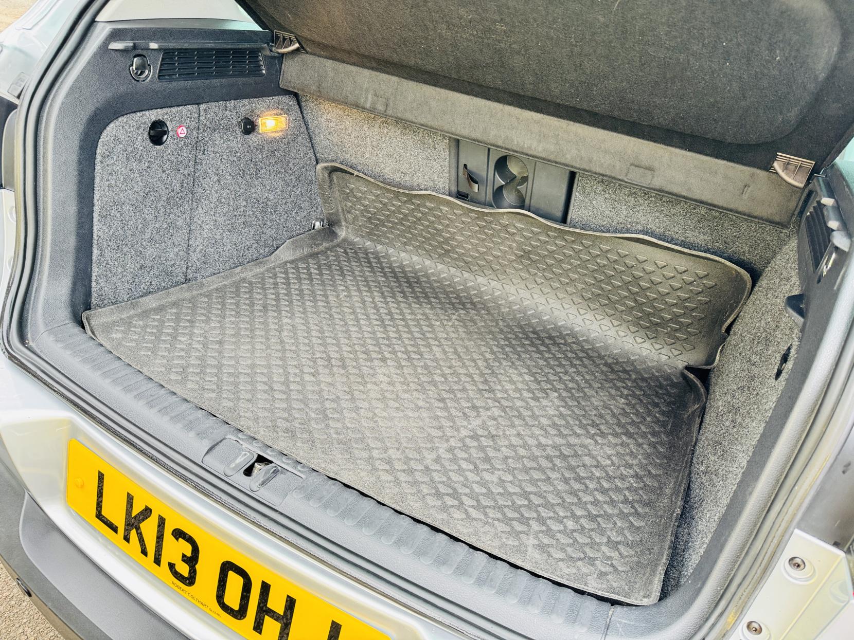 Volkswagen Tiguan 2.0 TDI BlueMotion Tech SE SUV 5dr Diesel DSG 4WD Euro 5 (s/s) (140 ps)