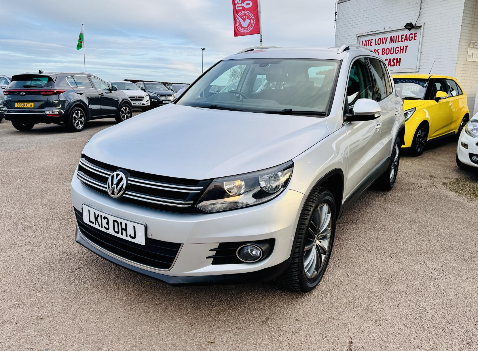 Volkswagen Tiguan 2.0 TDI BlueMotion Tech SE SUV 5dr Diesel DSG 4WD Euro 5 (s/s) (140 ps)