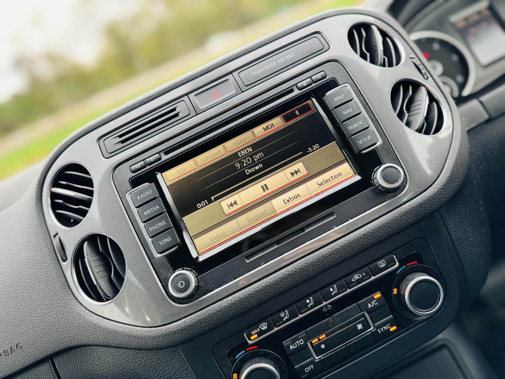 Volkswagen Tiguan 2.0 TDI BlueMotion Tech SE SUV 5dr Diesel DSG 4WD Euro 5 (s/s) (140 ps)