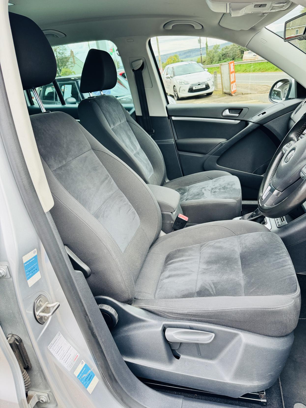 Volkswagen Tiguan 2.0 TDI BlueMotion Tech SE SUV 5dr Diesel DSG 4WD Euro 5 (s/s) (140 ps)