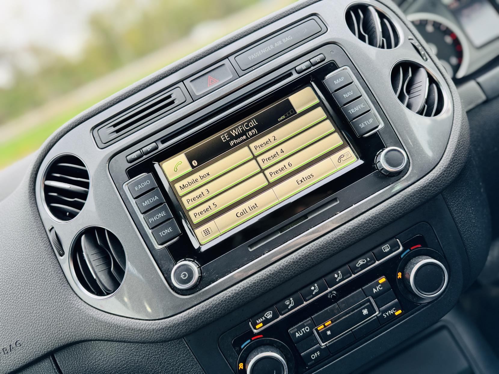 Volkswagen Tiguan 2.0 TDI BlueMotion Tech SE SUV 5dr Diesel DSG 4WD Euro 5 (s/s) (140 ps)