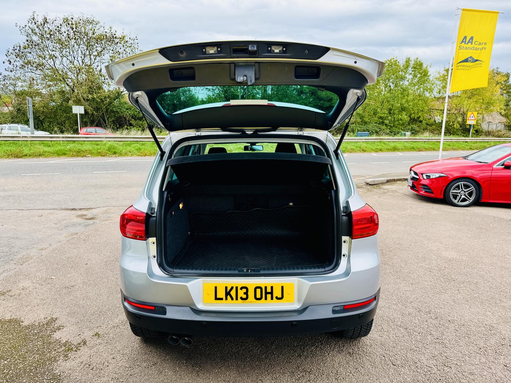 Volkswagen Tiguan 2.0 TDI BlueMotion Tech SE SUV 5dr Diesel DSG 4WD Euro 5 (s/s) (140 ps)