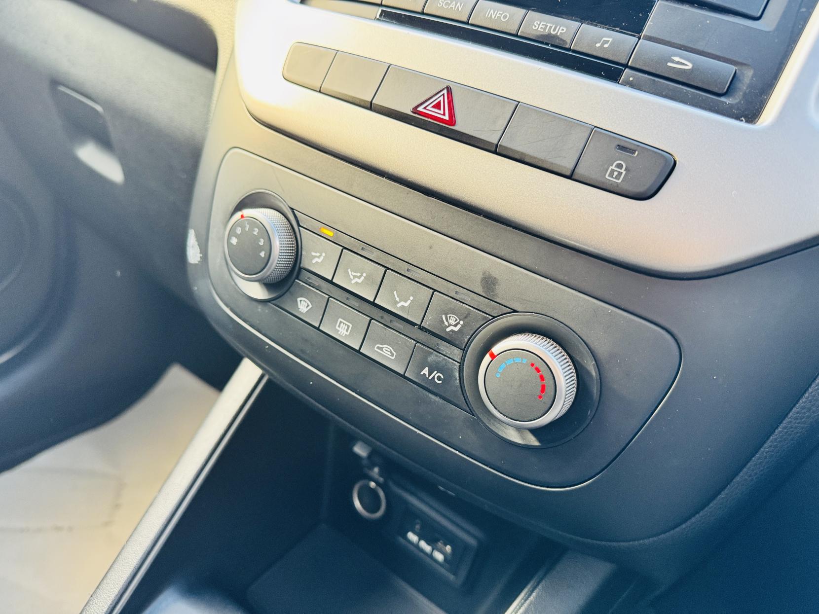 Kia Venga 1.4 SR7 MPV 5dr Petrol Manual Euro 6 (s/s) (89 bhp)