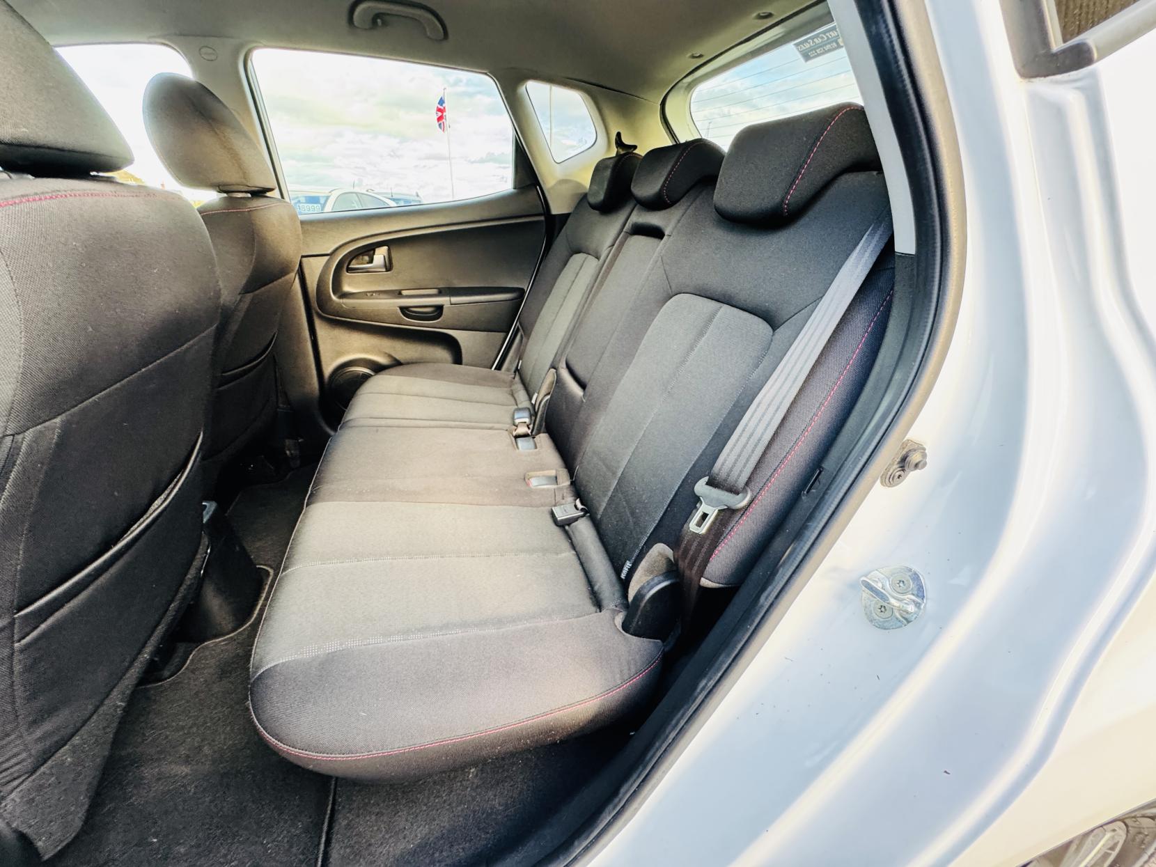 Kia Venga 1.4 SR7 MPV 5dr Petrol Manual Euro 6 (s/s) (89 bhp)