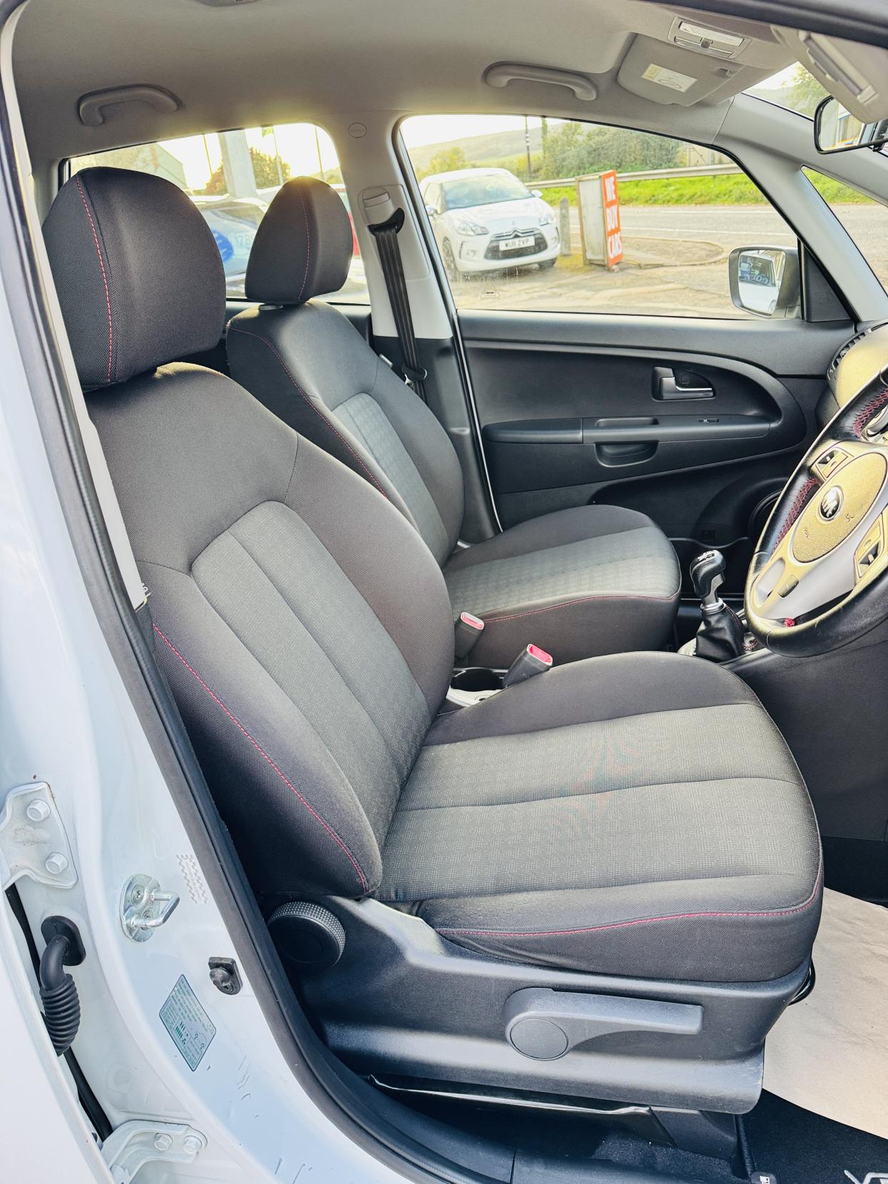 Kia Venga 1.4 SR7 MPV 5dr Petrol Manual Euro 6 (s/s) (89 bhp)