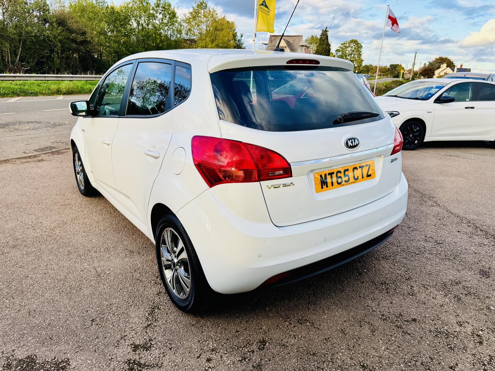 Kia Venga 1.4 SR7 MPV 5dr Petrol Manual Euro 6 (s/s) (89 bhp)