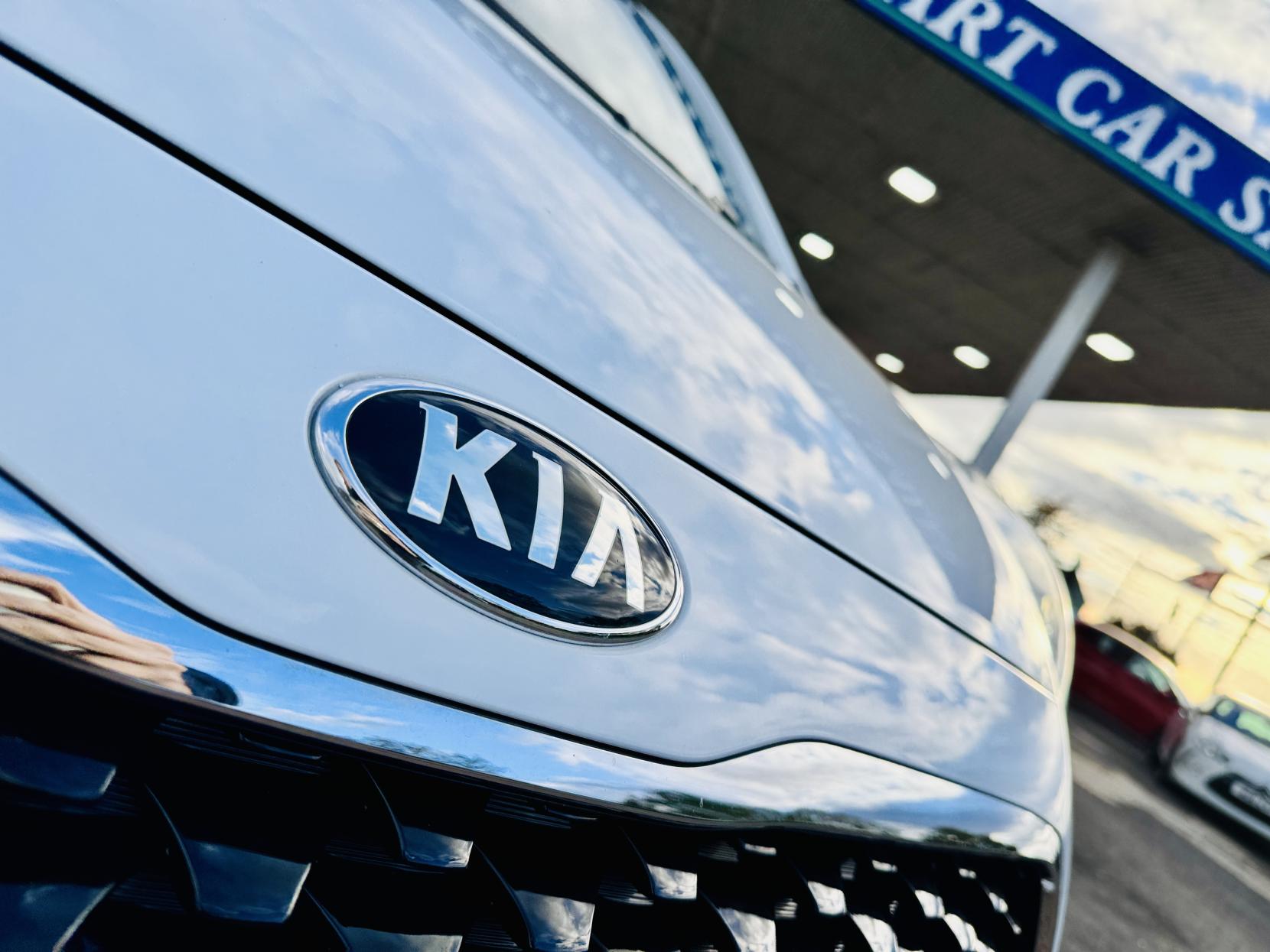 Kia Venga 1.4 SR7 MPV 5dr Petrol Manual Euro 6 (s/s) (89 bhp)