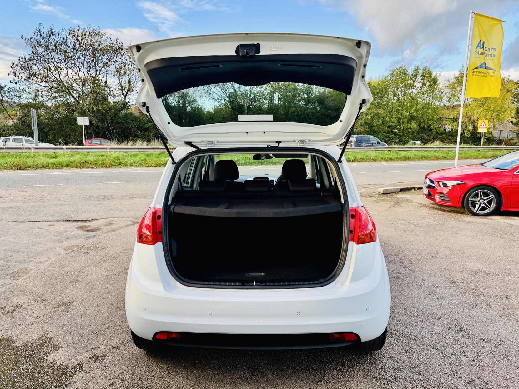 Kia Venga 1.4 SR7 MPV 5dr Petrol Manual Euro 6 (s/s) (89 bhp)