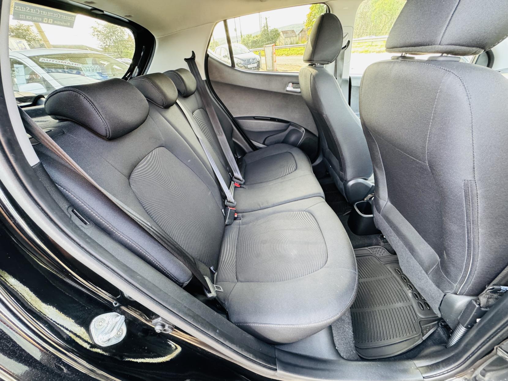 Hyundai i10 1.2 Premium SE Hatchback 5dr Petrol Auto Euro 6 (87 ps)