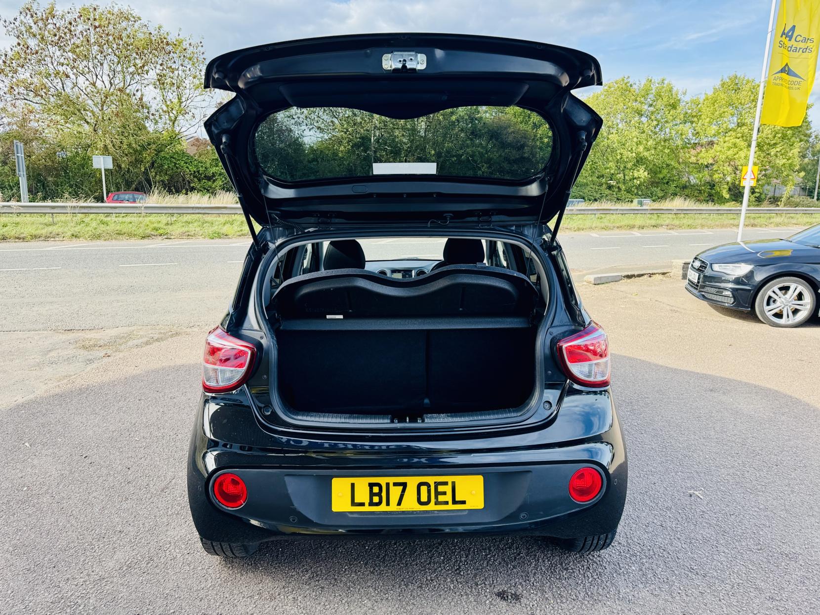 Hyundai i10 1.2 Premium SE Hatchback 5dr Petrol Auto Euro 6 (87 ps)