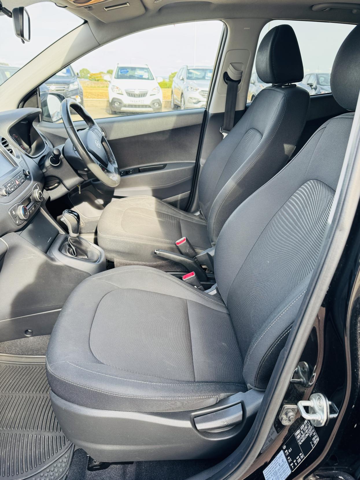 Hyundai i10 1.2 Premium SE Hatchback 5dr Petrol Auto Euro 6 (87 ps)
