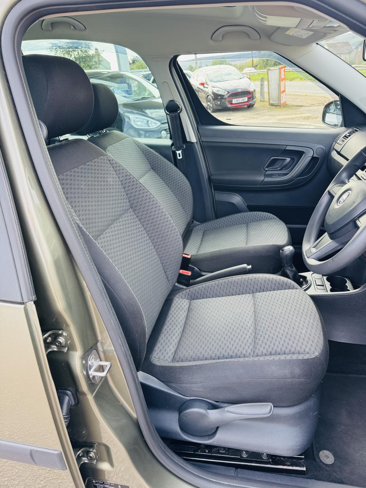Skoda Roomster 1.2 TSI SE Action MPV 5dr Petrol Manual Euro 5 (86 ps)