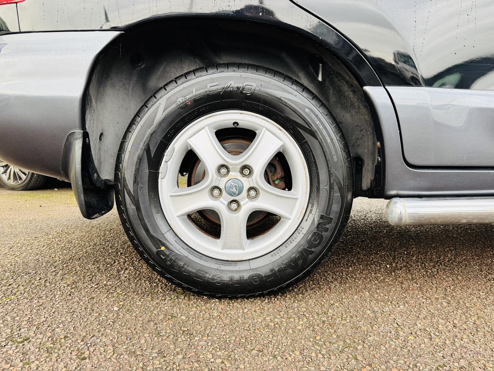 Hyundai Santa Fe 2.7 V6 CDX SUV 5dr Petrol Automatic (274 g/km, 168 bhp)