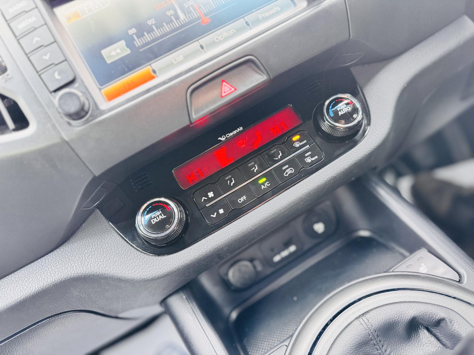 Kia Sportage 1.7 CRDi EcoDynamics 3 SUV 5dr Diesel Manual 2WD Euro 5 (s/s) (114 bhp)