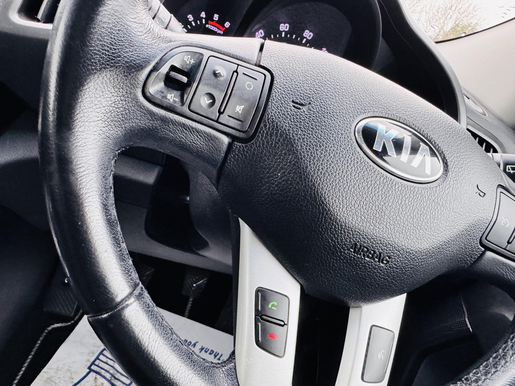 Kia Sportage 1.7 CRDi EcoDynamics 3 SUV 5dr Diesel Manual 2WD Euro 5 (s/s) (114 bhp)