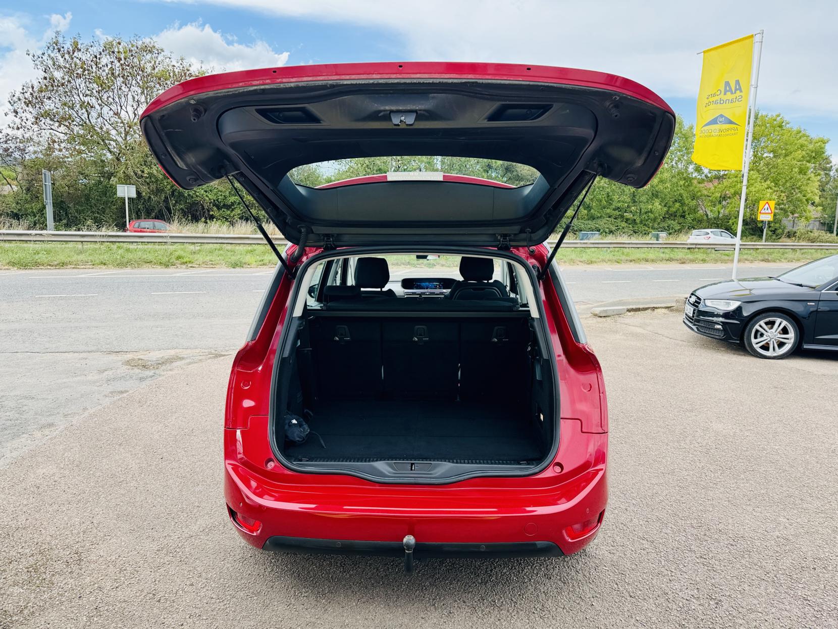 Citroen Grand C4 Picasso 1.6 e-HDi Airdream Exclusive MPV 5dr Diesel Manual Euro 5 (s/s) (115 ps)