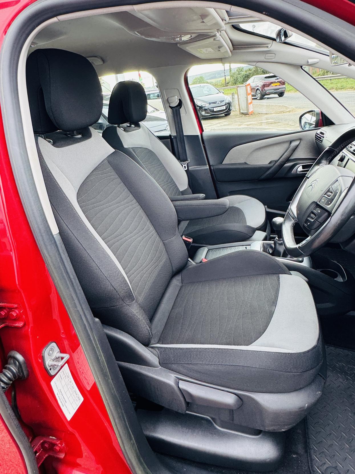 Citroen Grand C4 Picasso 1.6 e-HDi Airdream Exclusive MPV 5dr Diesel Manual Euro 5 (s/s) (115 ps)