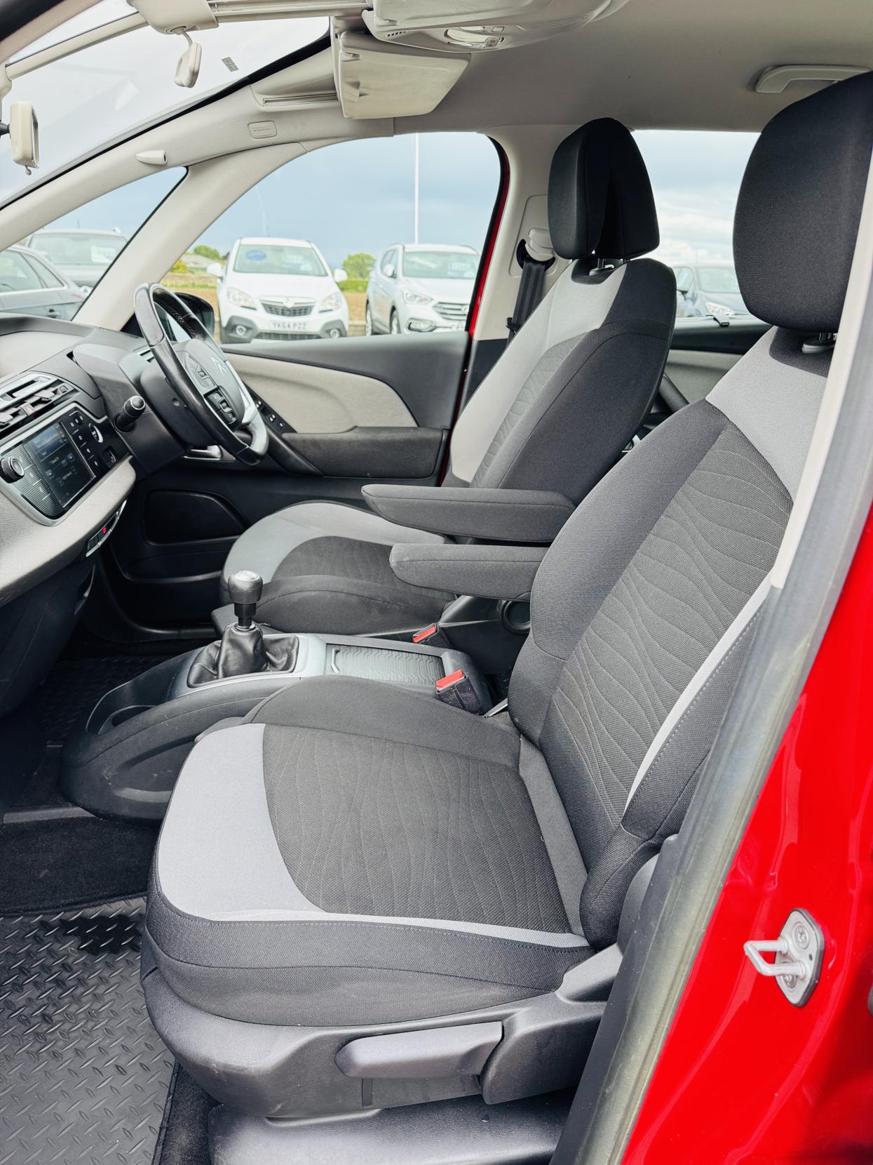 Citroen Grand C4 Picasso 1.6 e-HDi Airdream Exclusive MPV 5dr Diesel Manual Euro 5 (s/s) (115 ps)