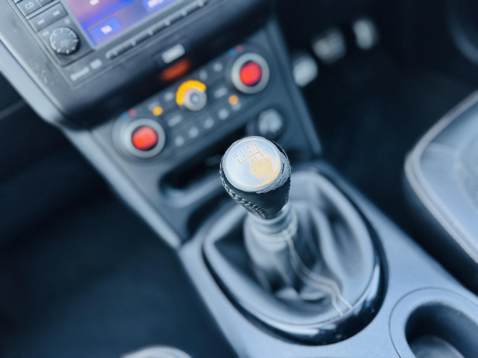 Nissan Qashqai 1.6 dCi 360 SUV 5dr Diesel Manual 2WD Euro 5 (s/s) (130 ps)