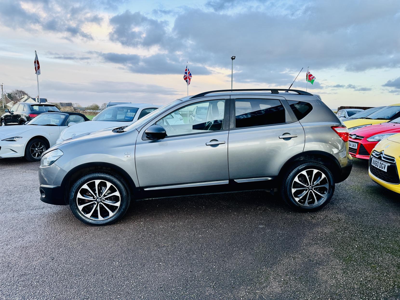 Nissan Qashqai 1.6 dCi 360 SUV 5dr Diesel Manual 2WD Euro 5 (s/s) (130 ps)