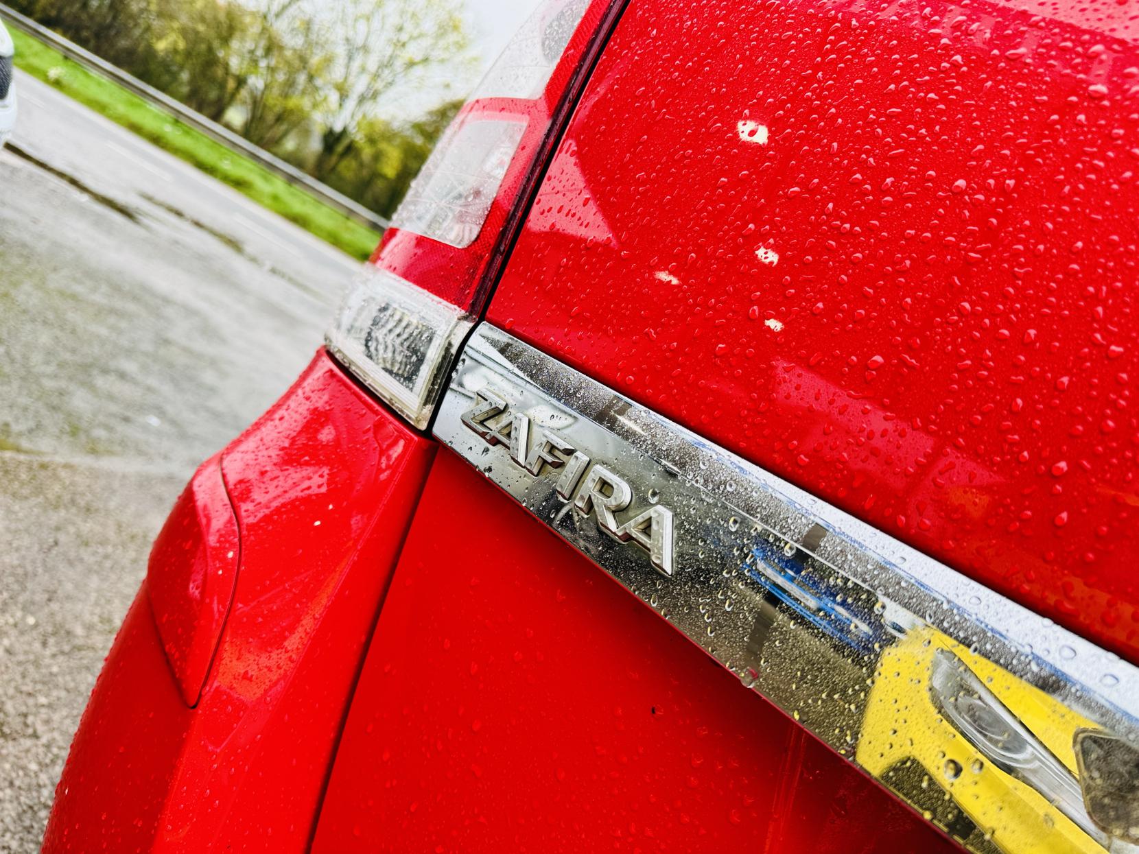 Vauxhall Zafira 1.8 16V Exclusiv MPV 5dr Petrol Manual Euro 5 (120 ps)