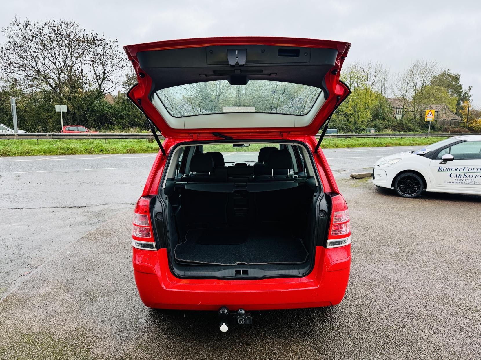 Vauxhall Zafira 1.8 16V Exclusiv MPV 5dr Petrol Manual Euro 5 (120 ps)