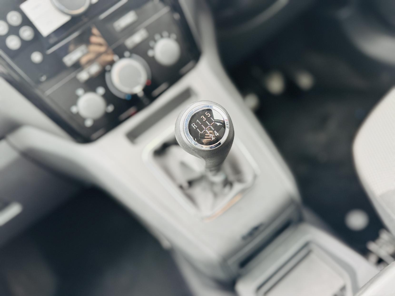 Vauxhall Zafira 1.8 16V Exclusiv MPV 5dr Petrol Manual Euro 5 (120 ps)