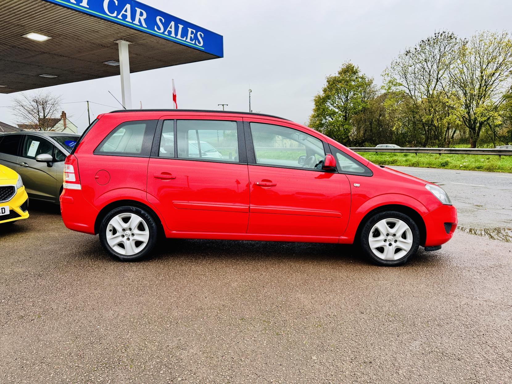 Vauxhall Zafira 1.8 16V Exclusiv MPV 5dr Petrol Manual Euro 5 (120 ps)
