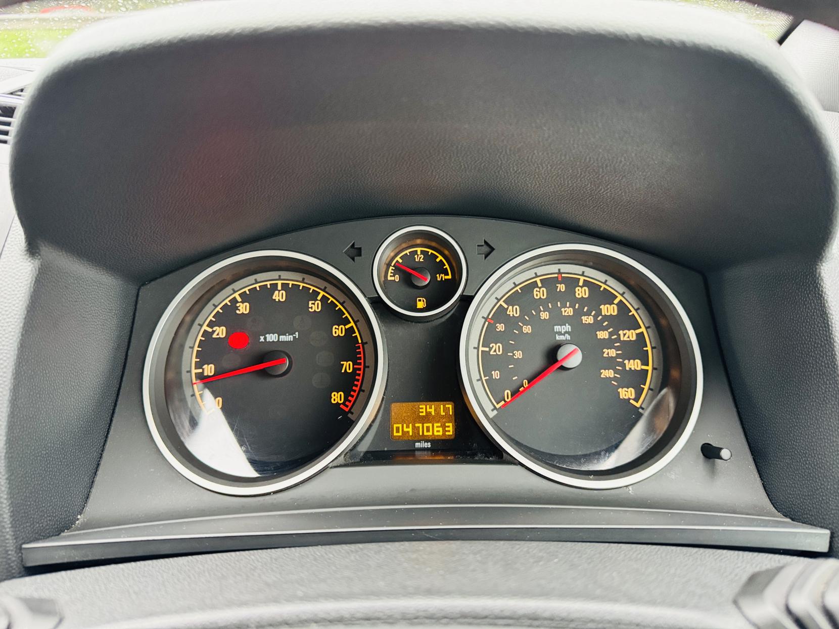 Vauxhall Zafira 1.8 16V Exclusiv MPV 5dr Petrol Manual Euro 5 (120 ps)