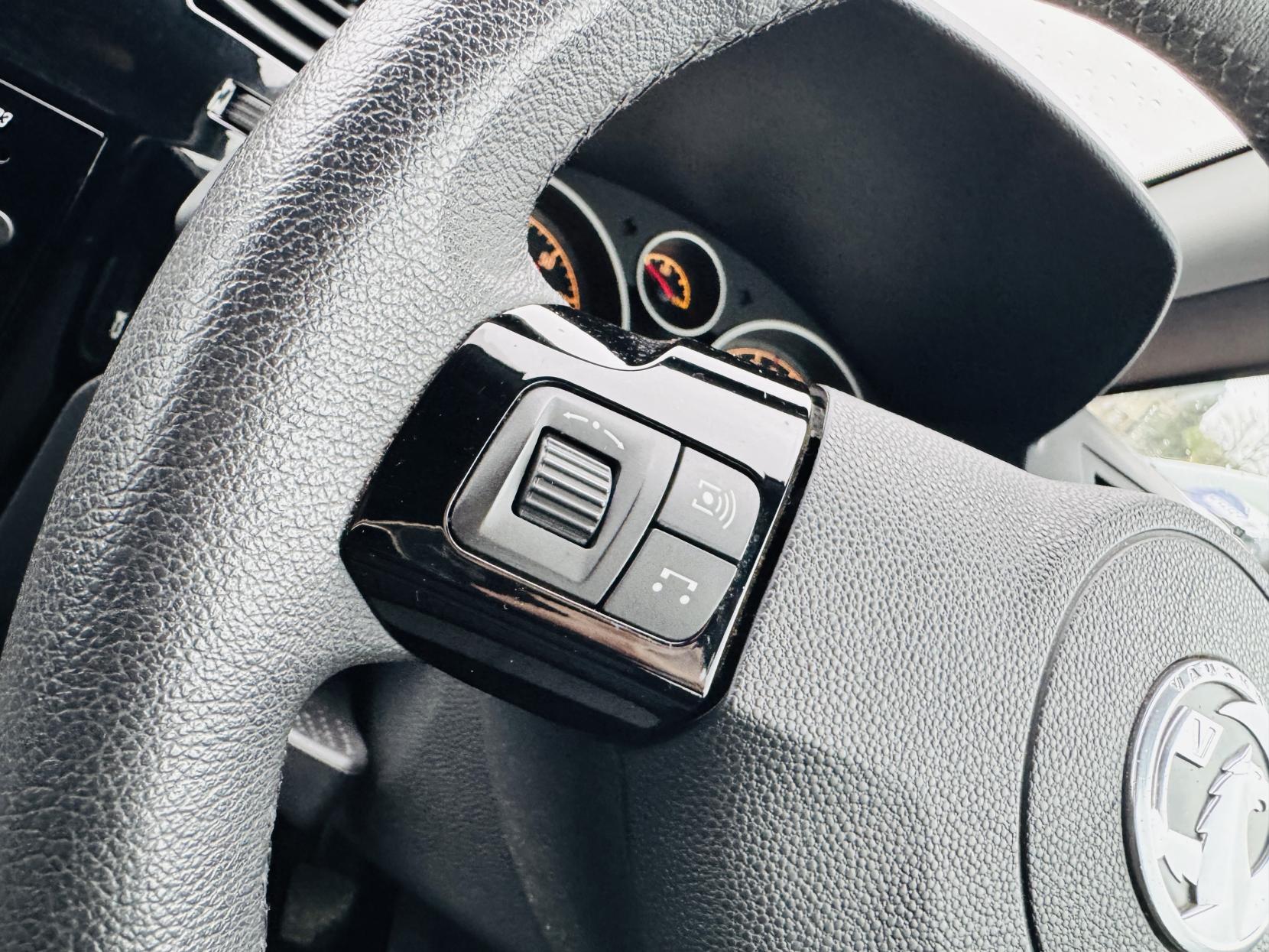 Vauxhall Zafira 1.8 16V Exclusiv MPV 5dr Petrol Manual Euro 5 (120 ps)