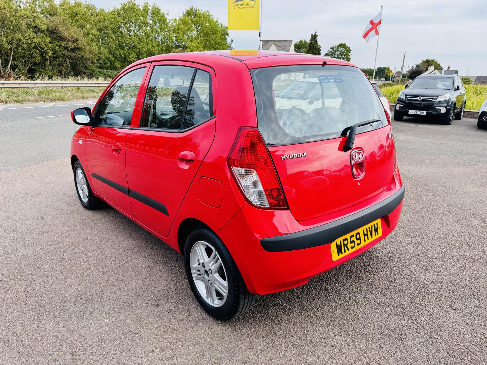 Hyundai i10 1.2 Comfort Hatchback 5dr Petrol Auto Euro 4 (77 bhp)