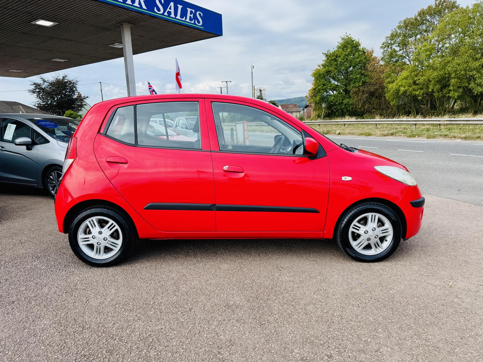 Hyundai i10 1.2 Comfort Hatchback 5dr Petrol Auto Euro 4 (77 bhp)