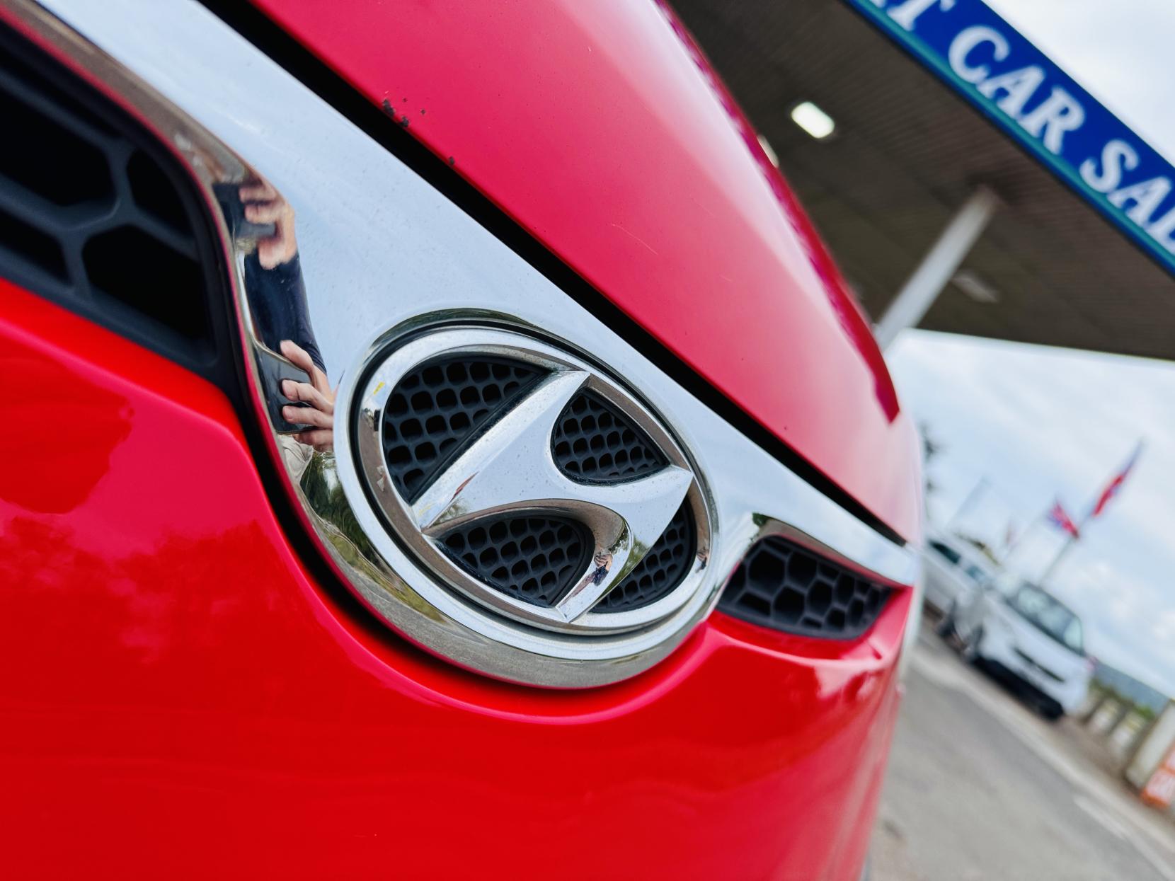Hyundai i10 1.2 Comfort Hatchback 5dr Petrol Auto Euro 4 (77 bhp)