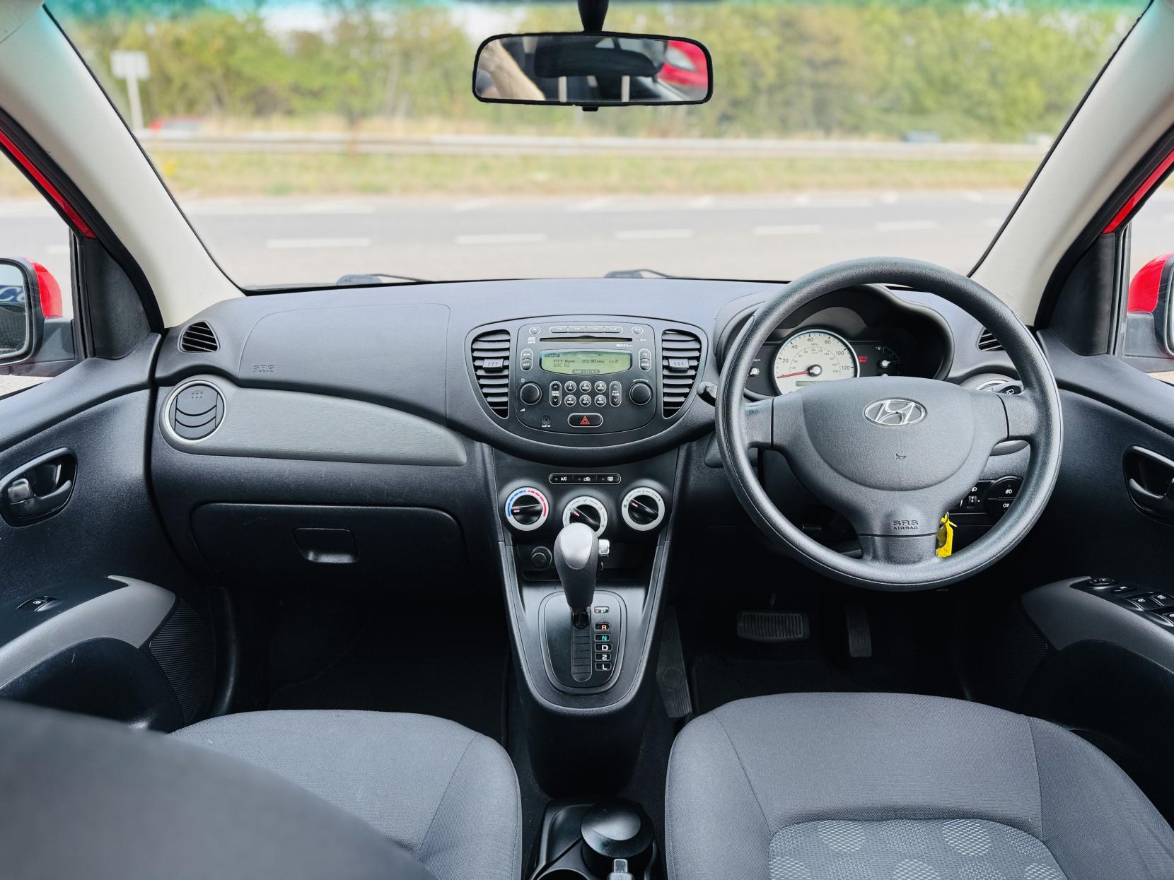 Hyundai i10 1.2 Comfort Hatchback 5dr Petrol Auto Euro 4 (77 bhp)