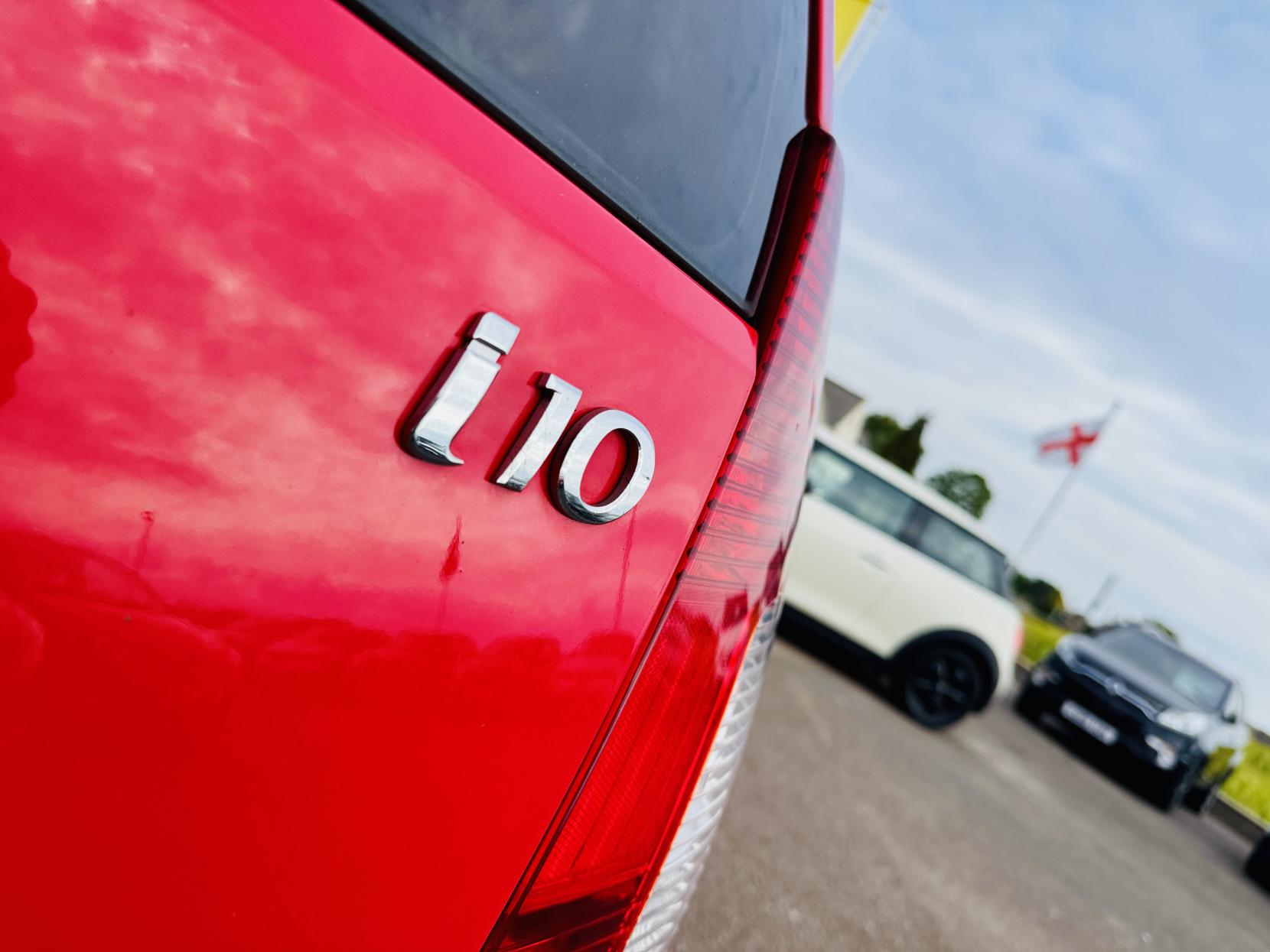 Hyundai i10 1.2 Comfort Hatchback 5dr Petrol Auto Euro 4 (77 bhp)