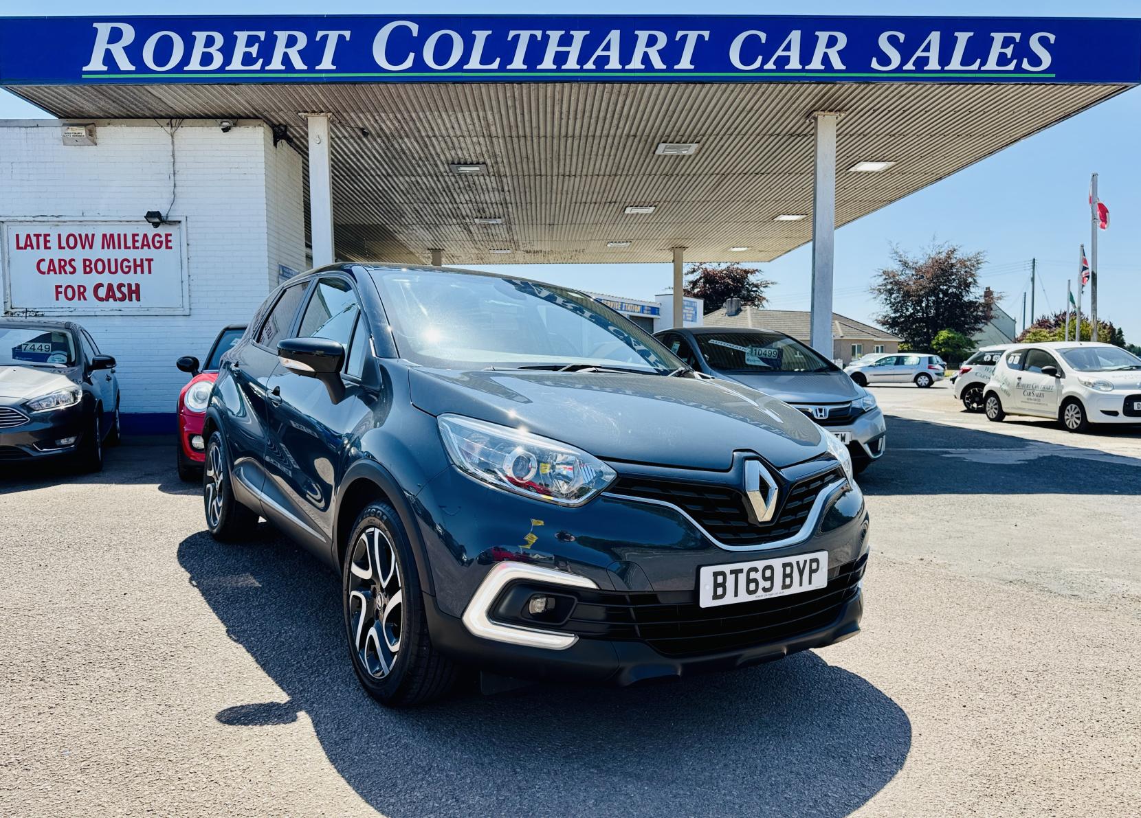Renault Captur 0.9 TCe ENERGY Iconic SUV 5dr Petrol Manual Euro 6 (s/s) (90 ps)