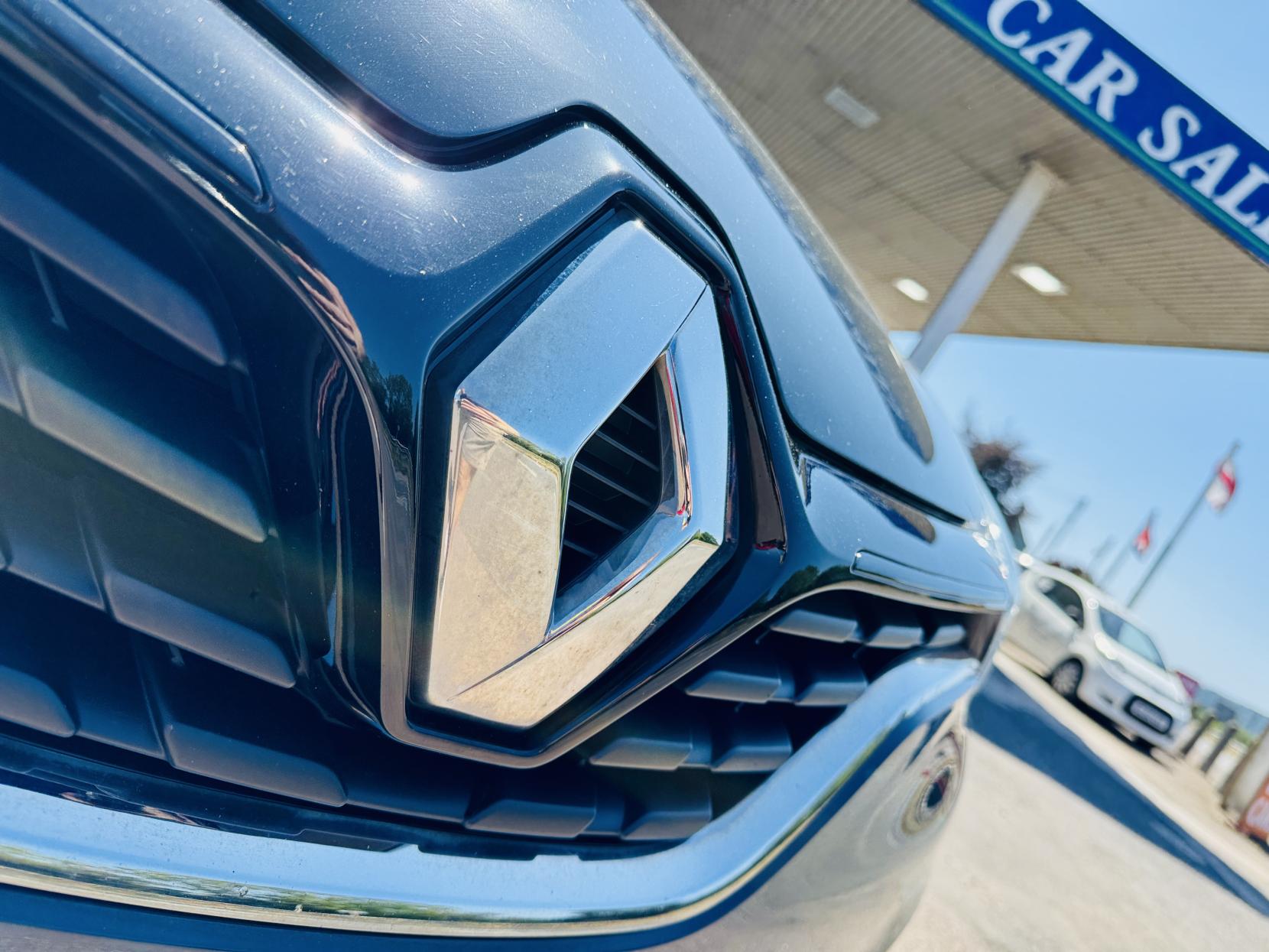 Renault Captur 0.9 TCe ENERGY Iconic SUV 5dr Petrol Manual Euro 6 (s/s) (90 ps)