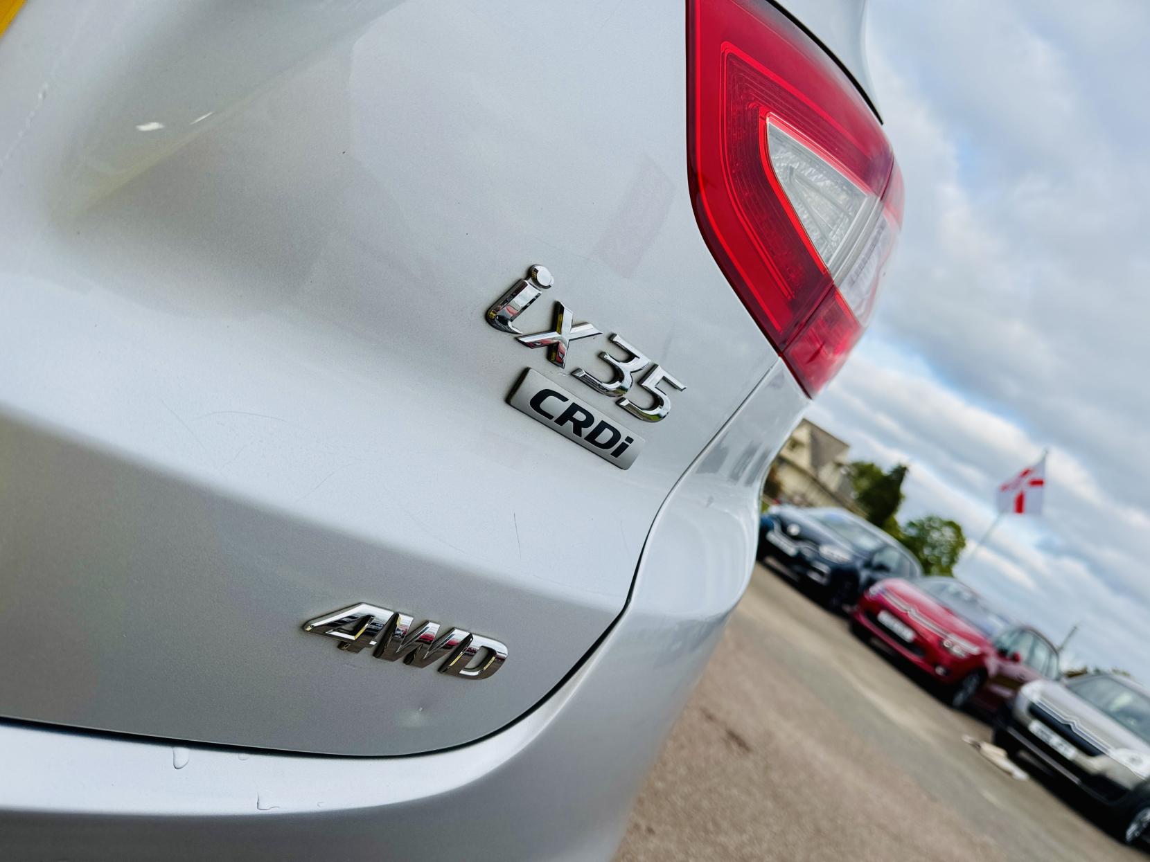 Hyundai ix35 2.0 CRDi SE SUV 5dr Diesel Auto 4WD Euro 5 (Nav) (134 bhp)