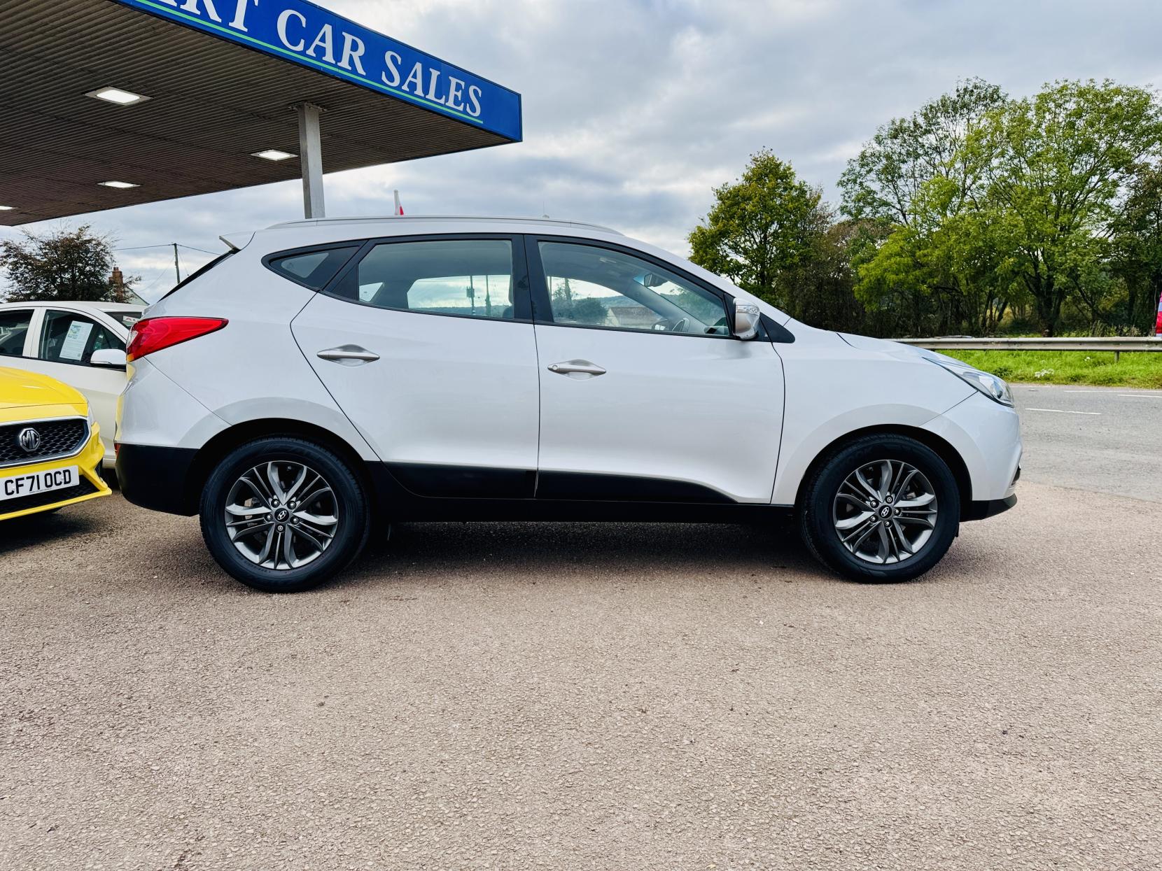Hyundai ix35 2.0 CRDi SE SUV 5dr Diesel Auto 4WD Euro 5 (Nav) (134 bhp)