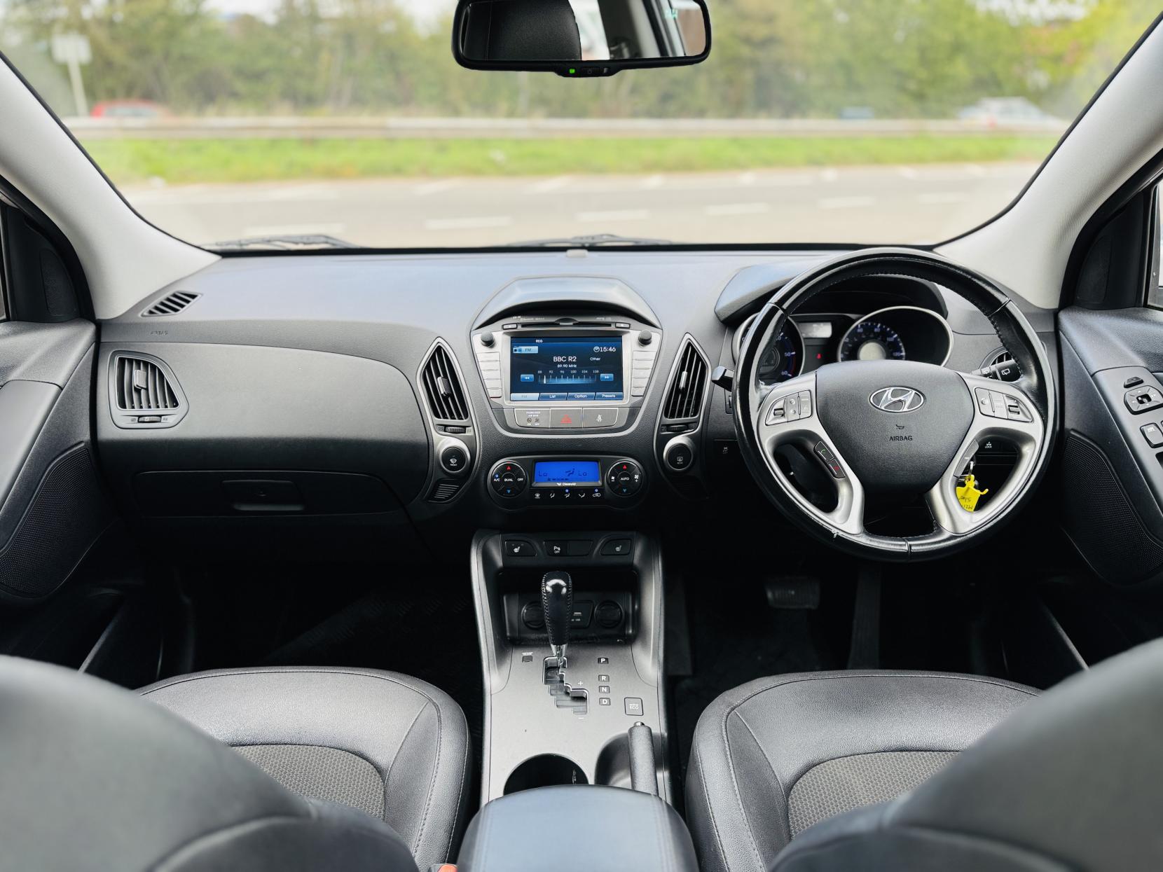 Hyundai ix35 2.0 CRDi SE SUV 5dr Diesel Auto 4WD Euro 5 (Nav) (134 bhp)